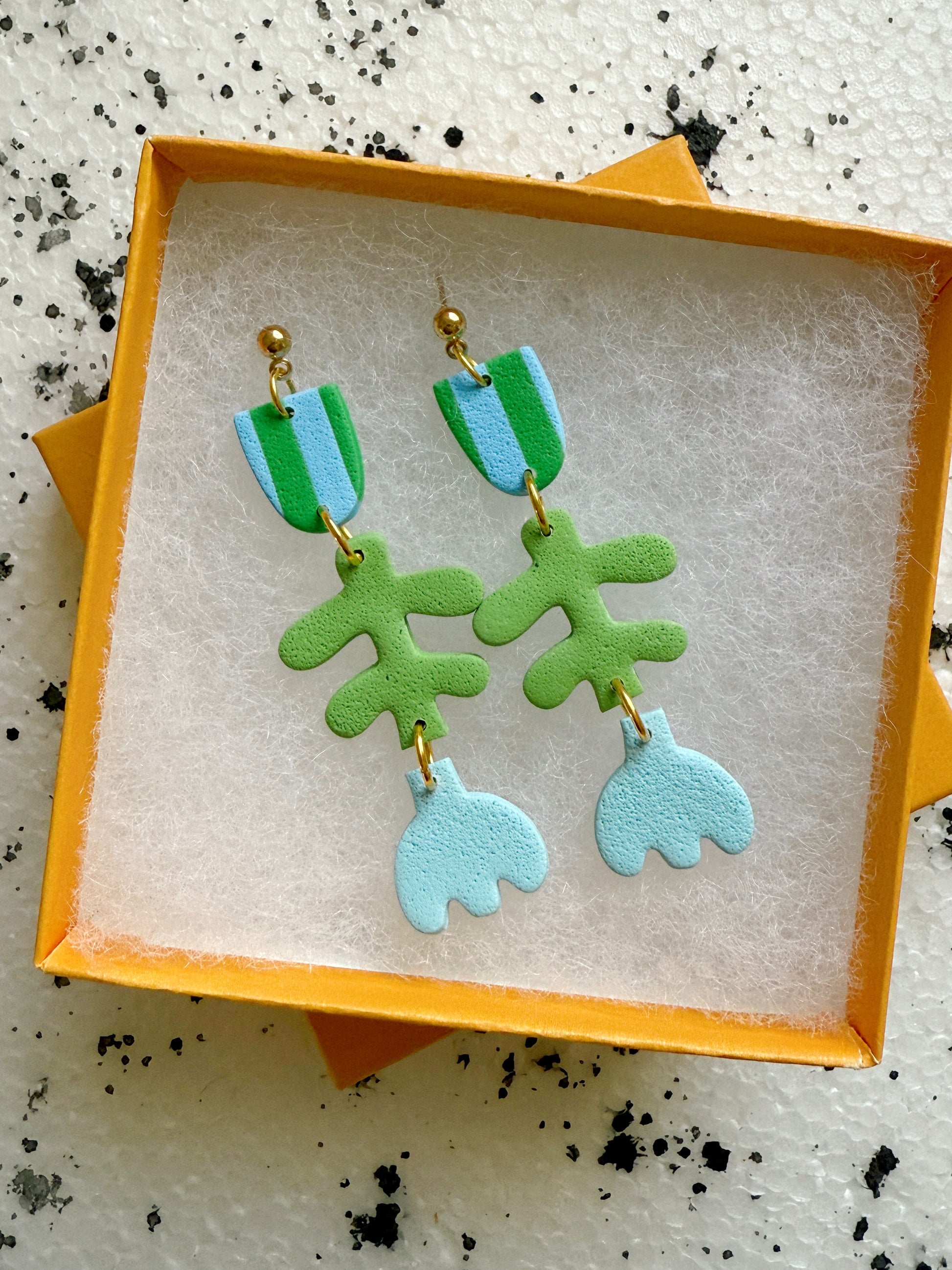 lola sky tulip earrings