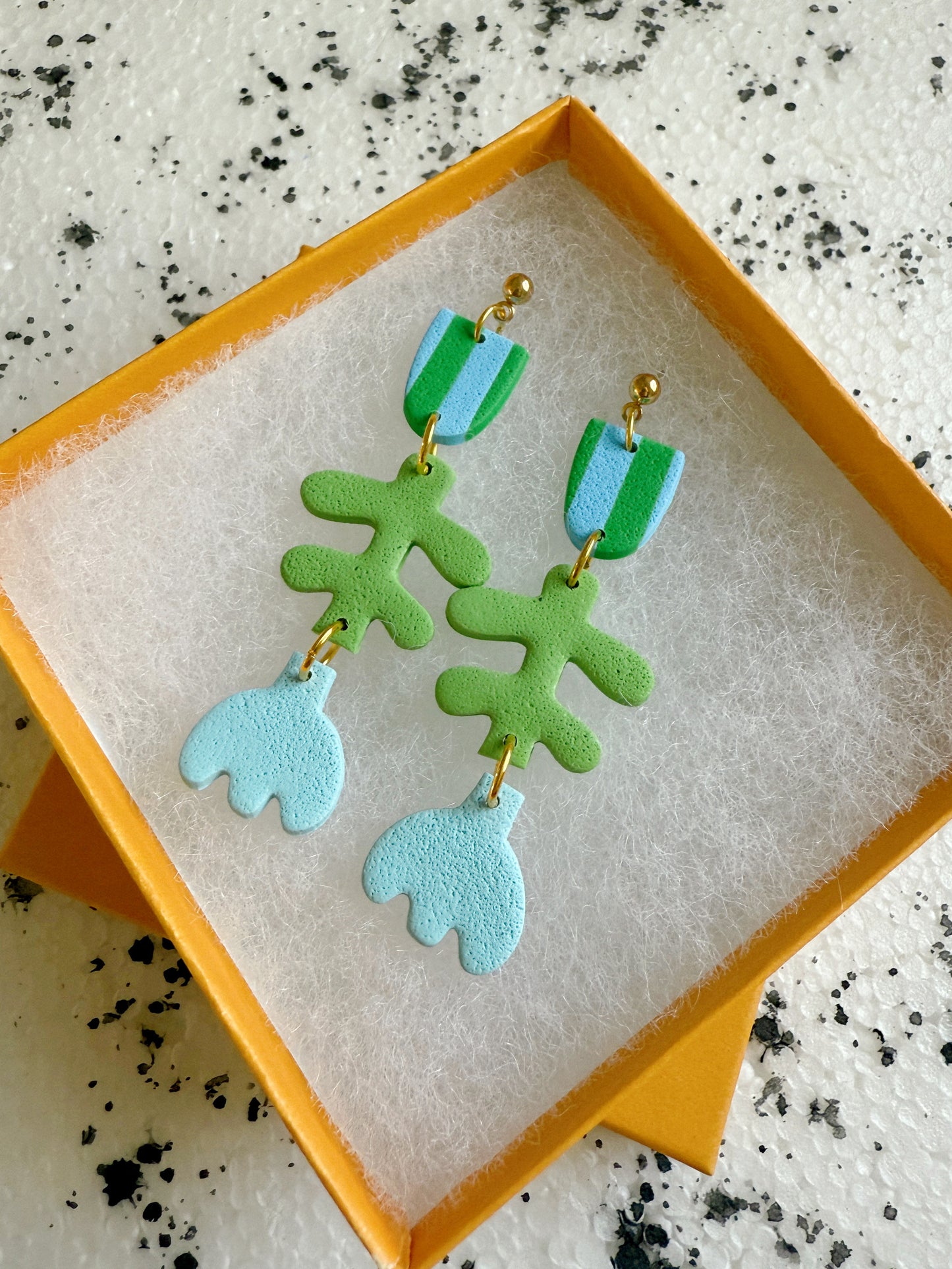 lola sky tulip earrings