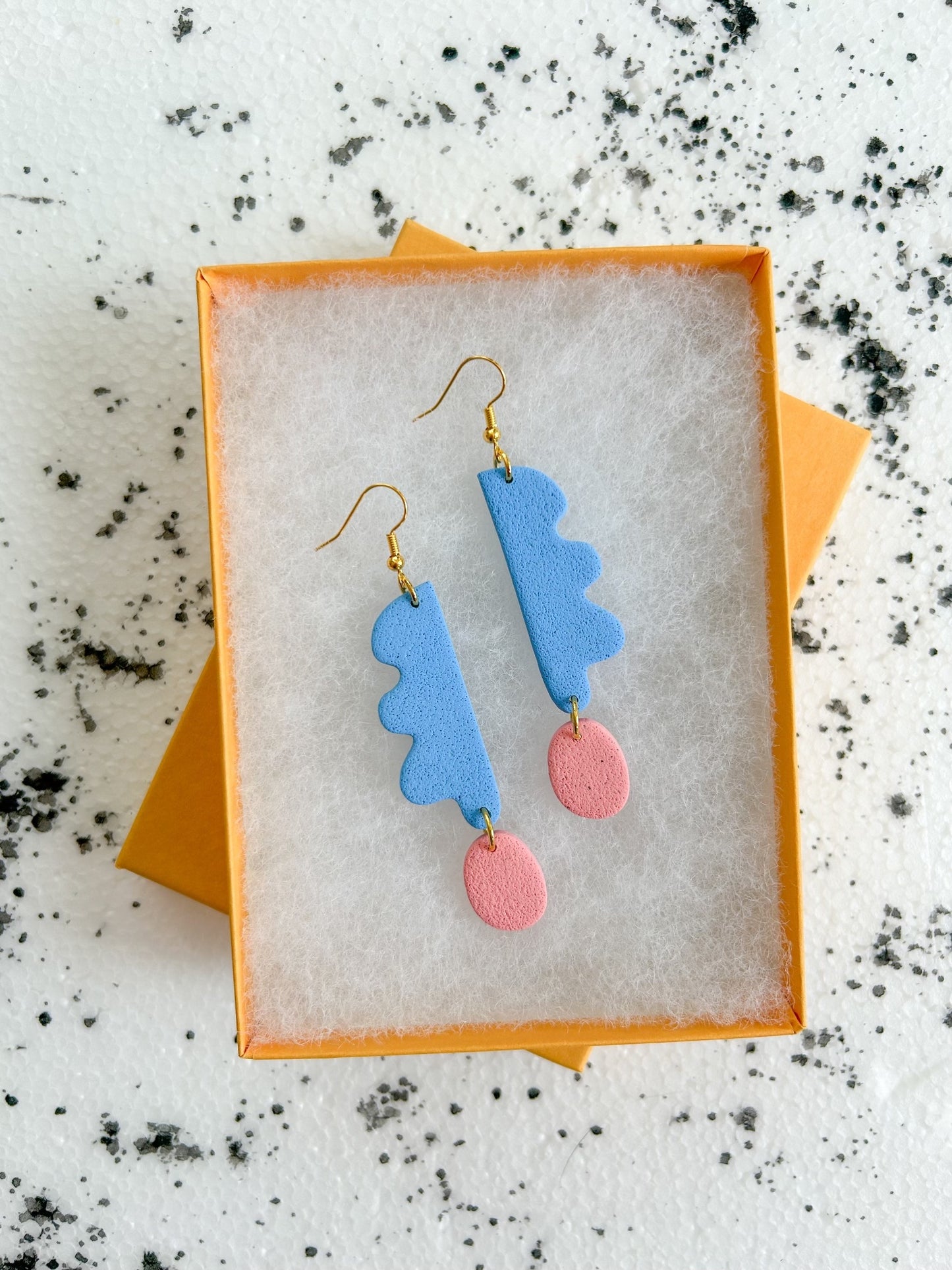sky wavy days earrings