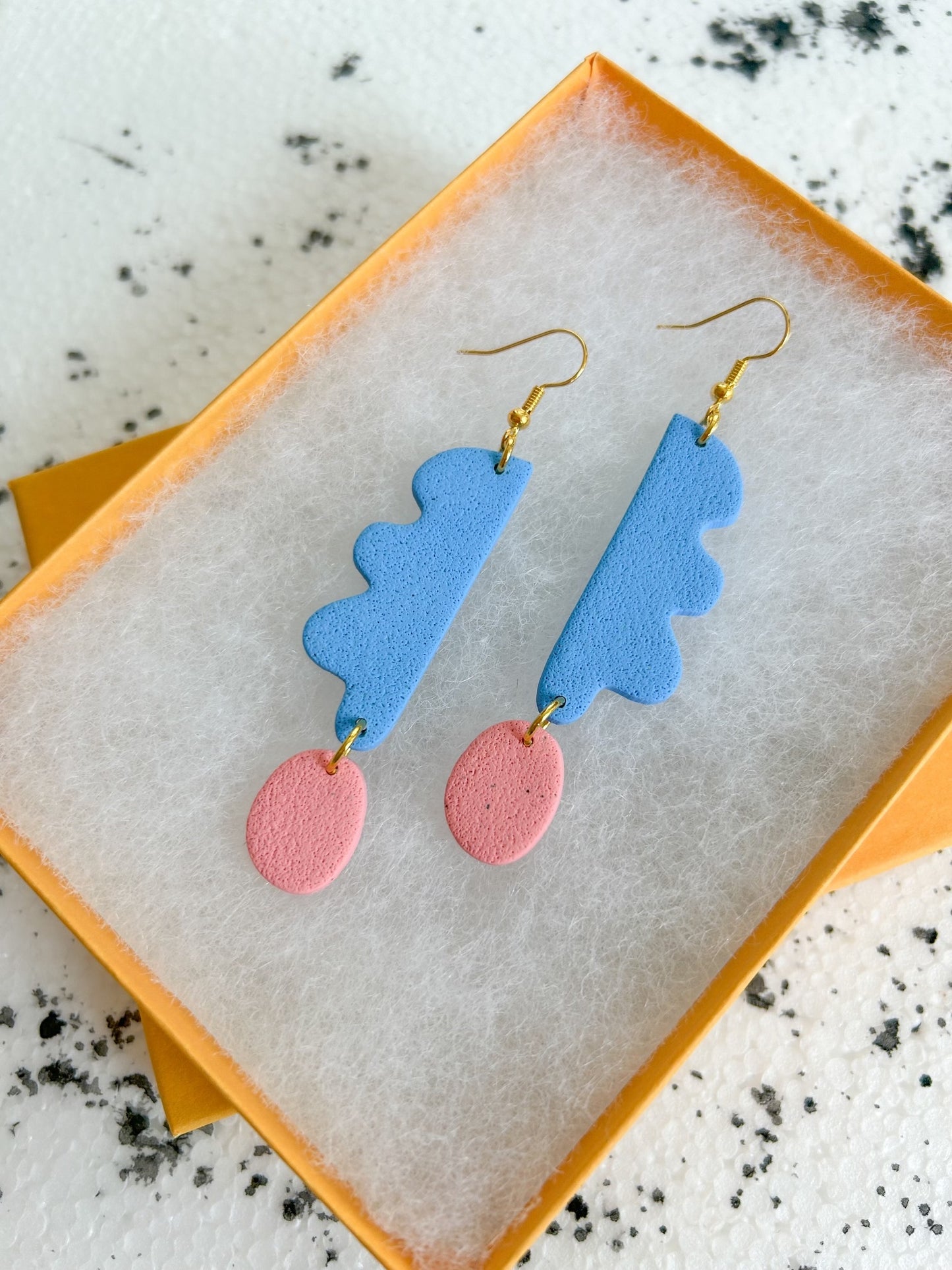 sky wavy days earrings